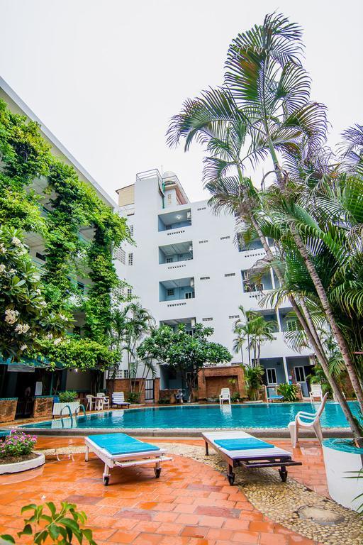 Sutus Court 5 Hotel Pattaya Exterior foto